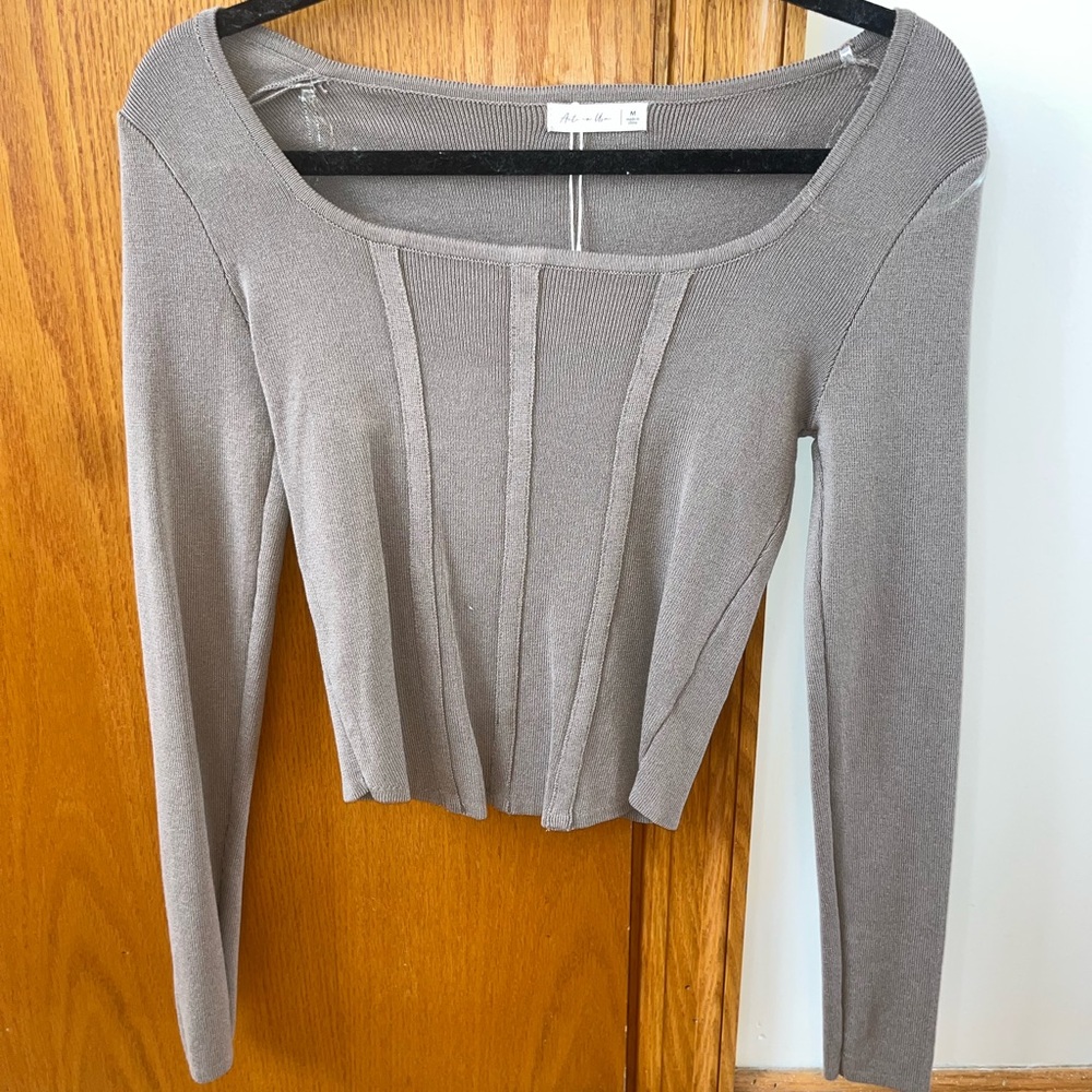 Great top new with tags!! So flattering